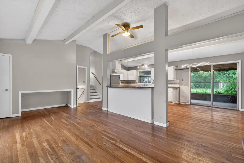 1804 Ranier Drive Lexington KY 40505