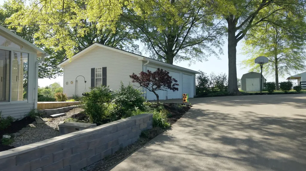 6356 Van Meter Road Winchester KY 40391