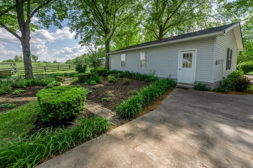 6356 Van Meter Road Winchester KY 40391