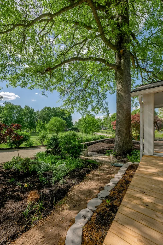 6356 Van Meter Road Winchester KY 40391