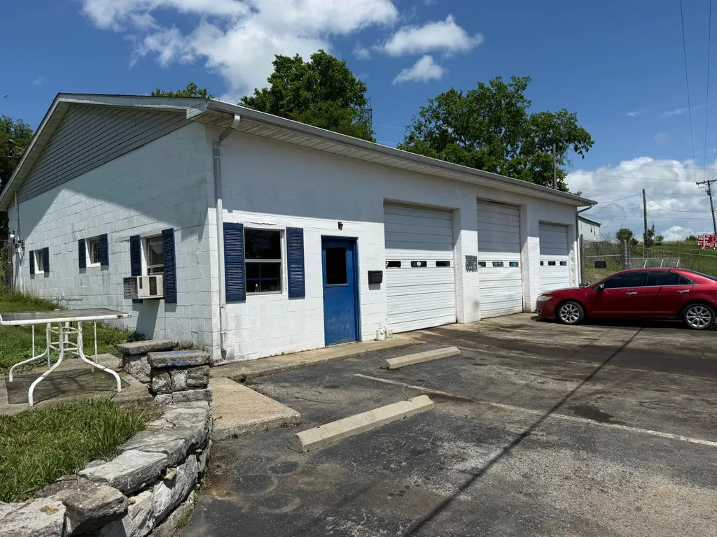 5374 Lexington Road Lancaster KY 40444