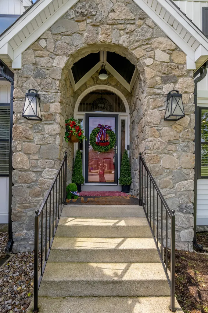 4192 Watertrace Drive Lexington KY 40515