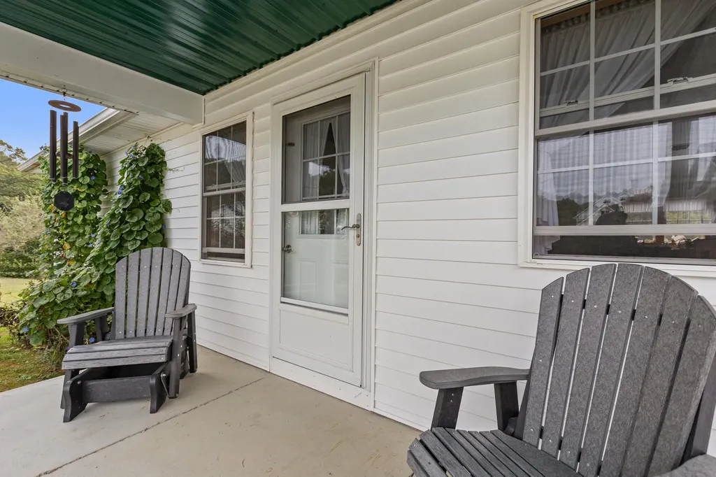 4445 Pine Grove Road Means KY 40346