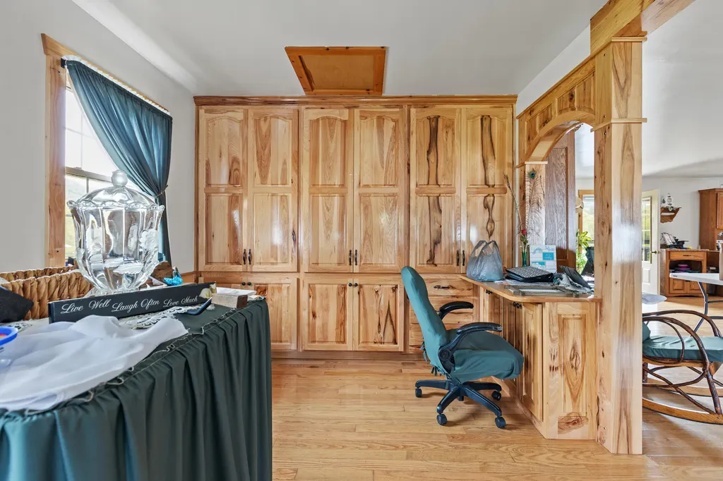 4445 Pine Grove Road Means KY 40346