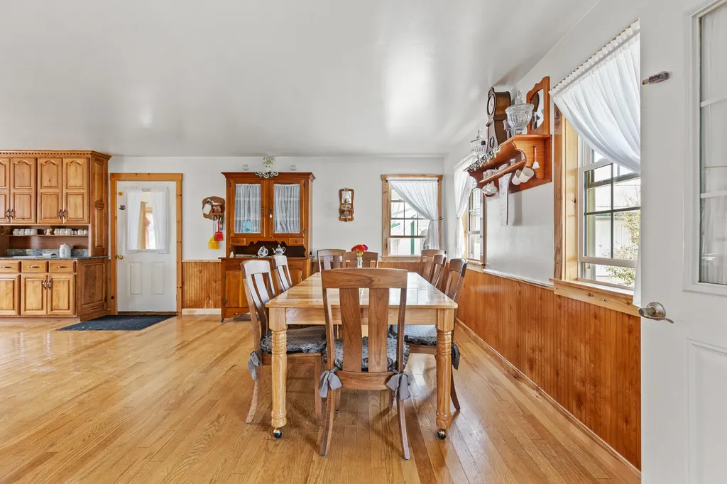 4445 Pine Grove Road Means KY 40346