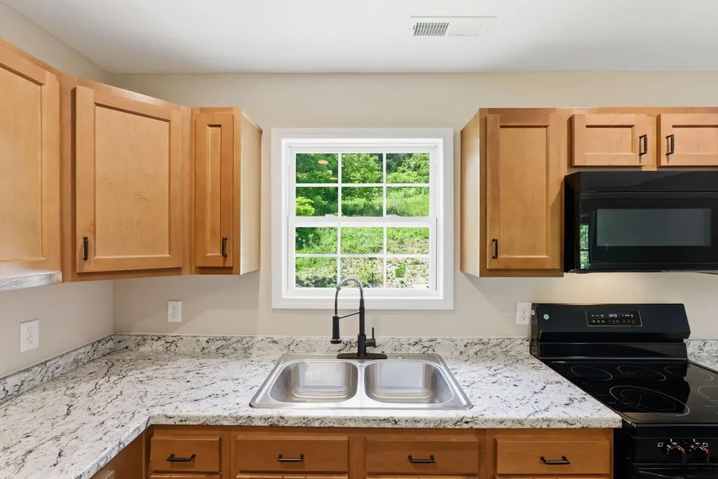 290 Walton Road Irvine KY 40336