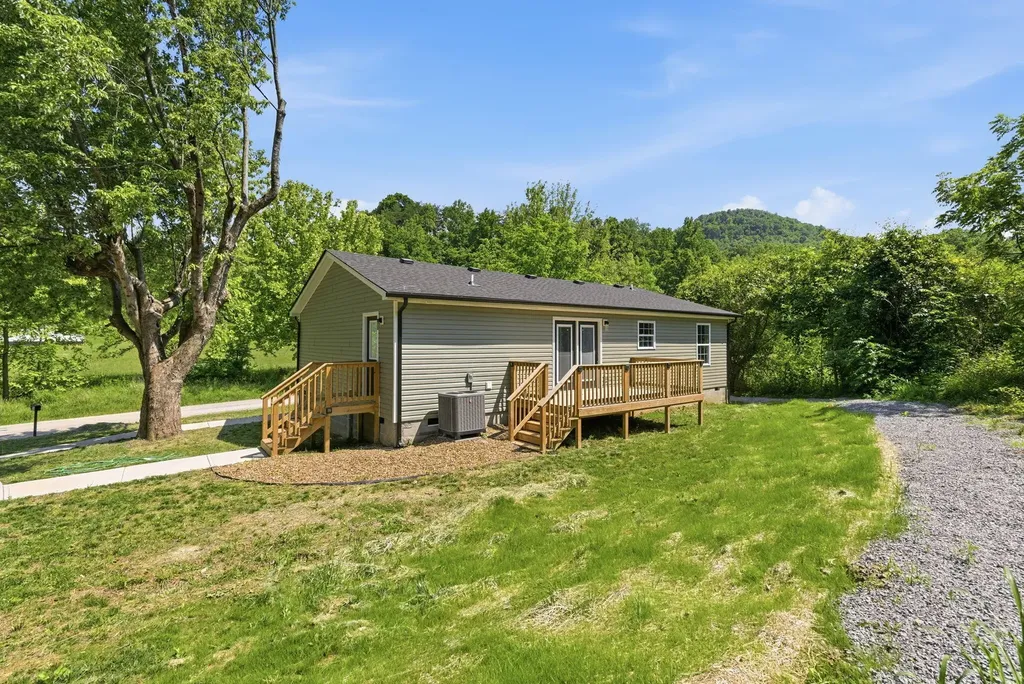290 Walton Road Irvine KY 40336