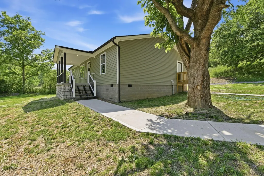 290 Walton Road Irvine KY 40336