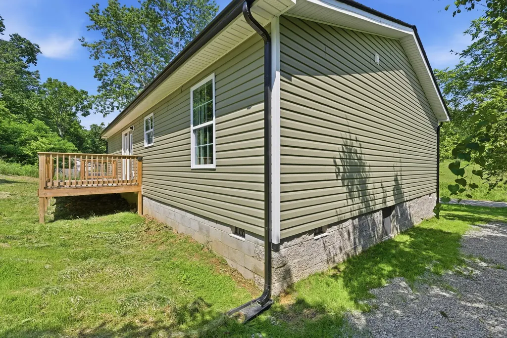 290 Walton Road Irvine KY 40336