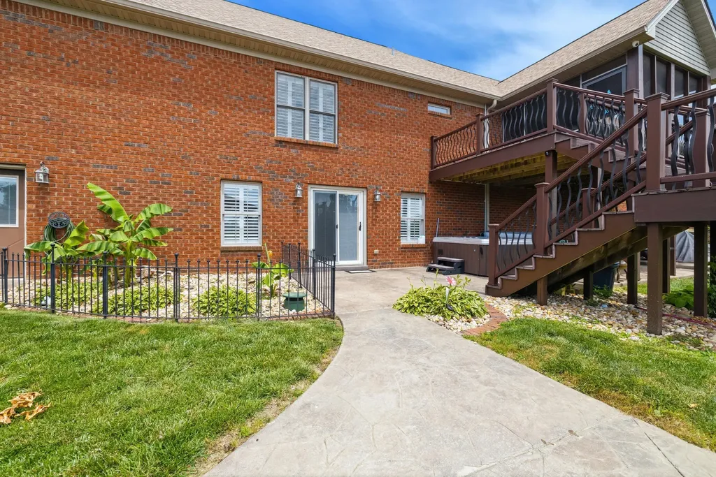 3006 Planters Row Drive Richmond KY 40475