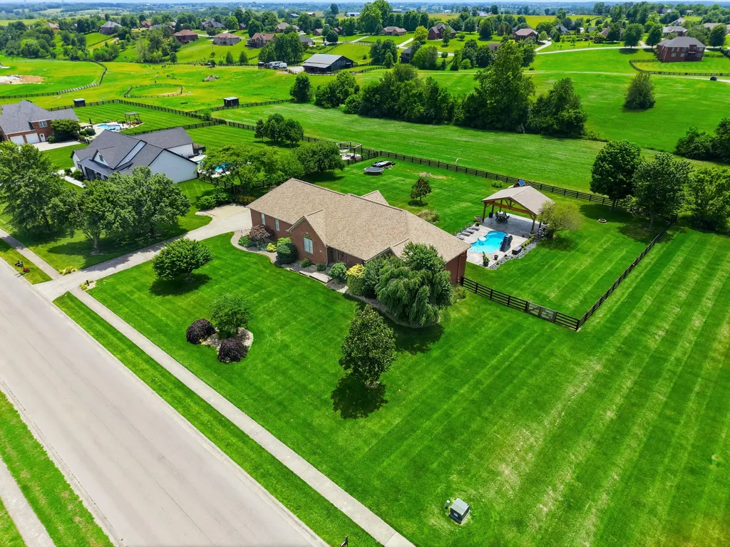 3006 Planters Row Drive Richmond KY 40475