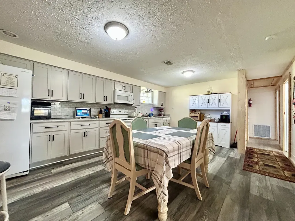 94 Tarter Cemetery Road Nancy KY 42544