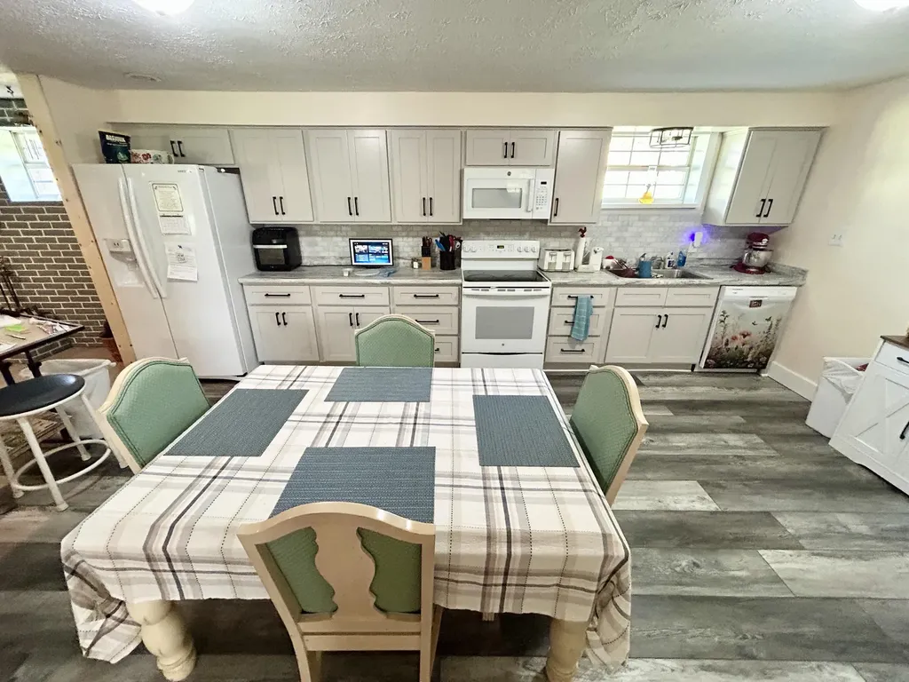 94 Tarter Cemetery Road Nancy KY 42544