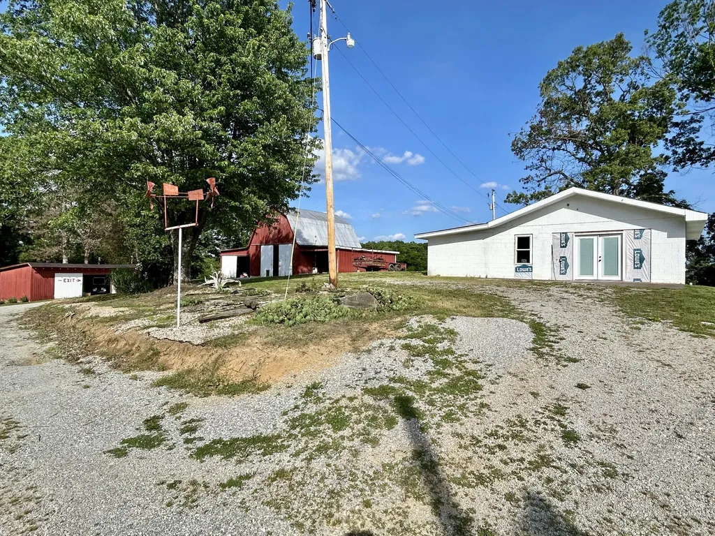 94 Tarter Cemetery Road Nancy KY 42544