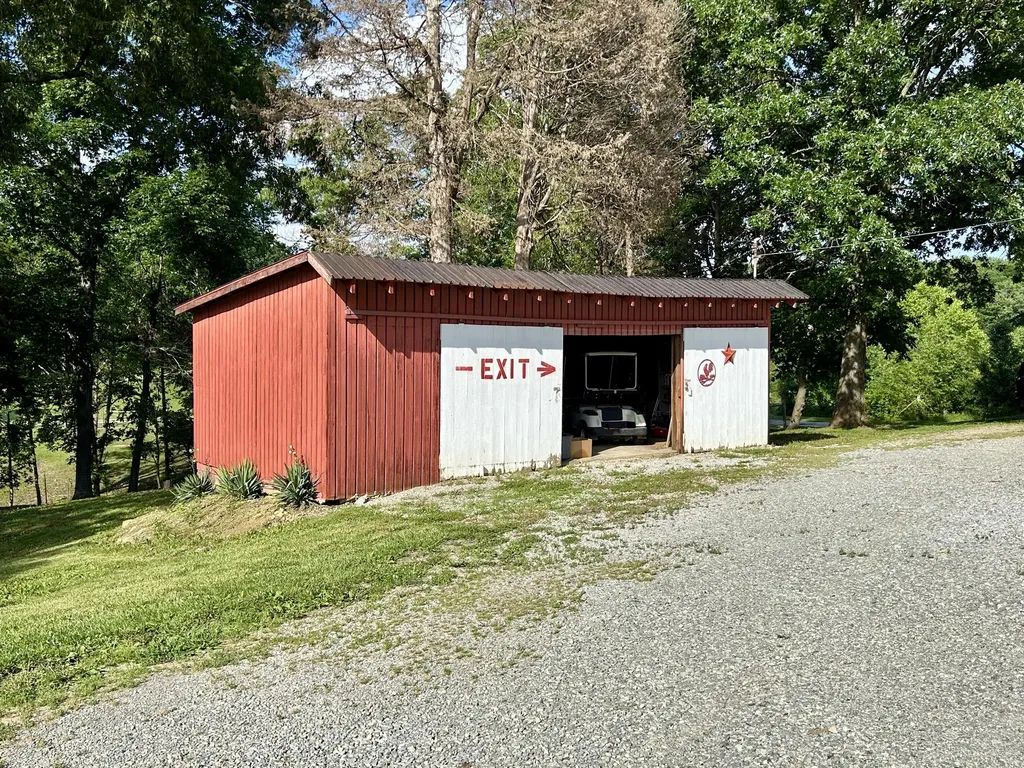 94 Tarter Cemetery Road Nancy KY 42544