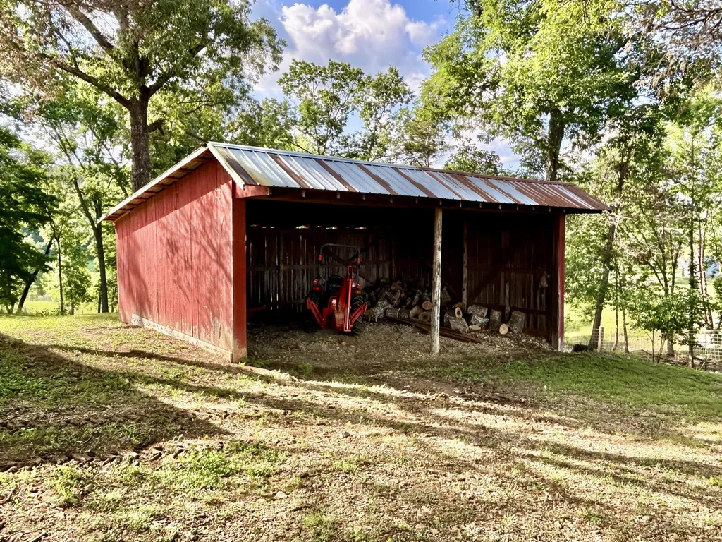 94 Tarter Cemetery Road Nancy KY 42544