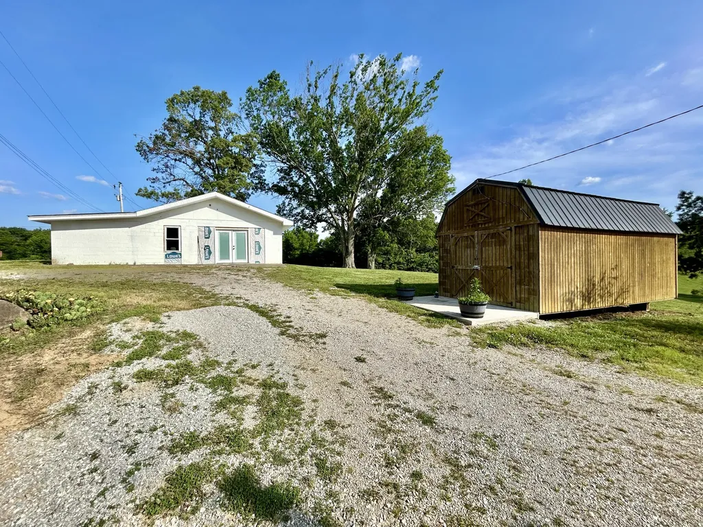 94 Tarter Cemetery Road Nancy KY 42544