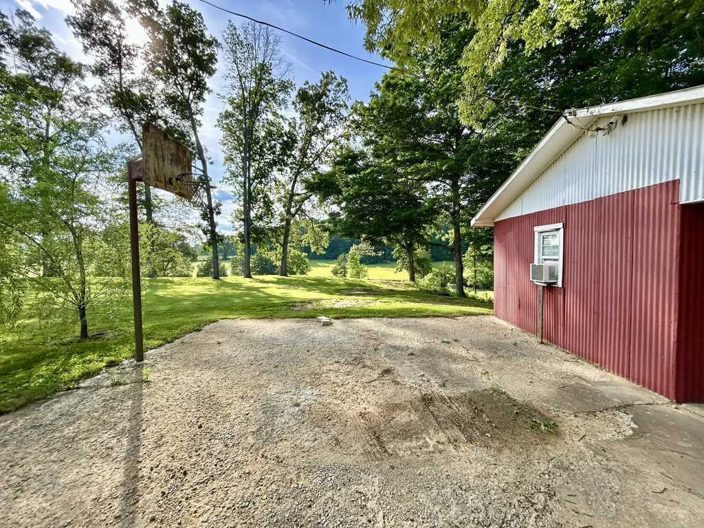94 Tarter Cemetery Road Nancy KY 42544