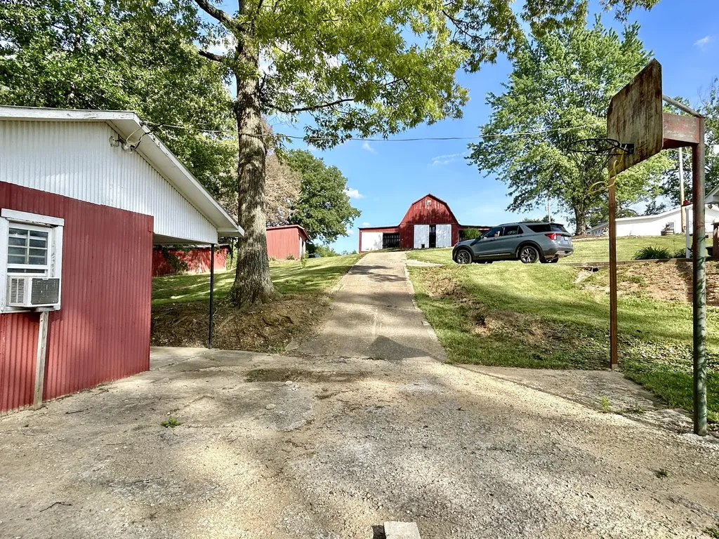 94 Tarter Cemetery Road Nancy KY 42544
