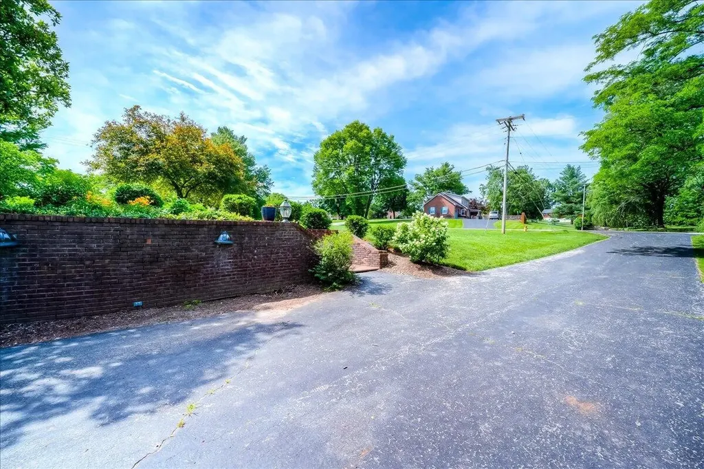 502 Breckenridge Boulevard Frankfort KY 40601