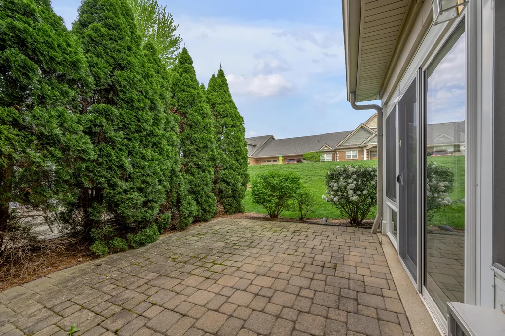 3456 Rabbits Foot Trail Lexington KY 40503