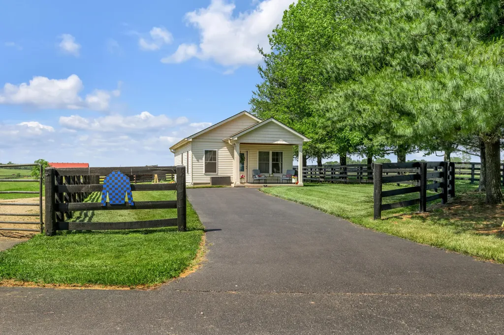 595 Moores Mill Road Midway KY 40347