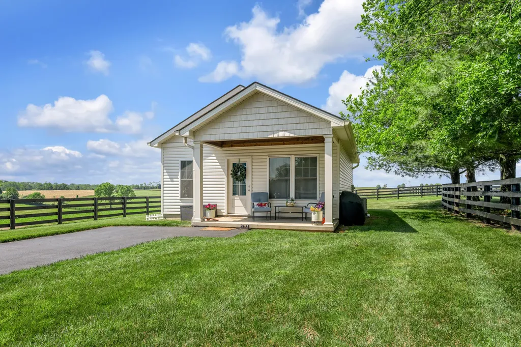 595 Moores Mill Road Midway KY 40347
