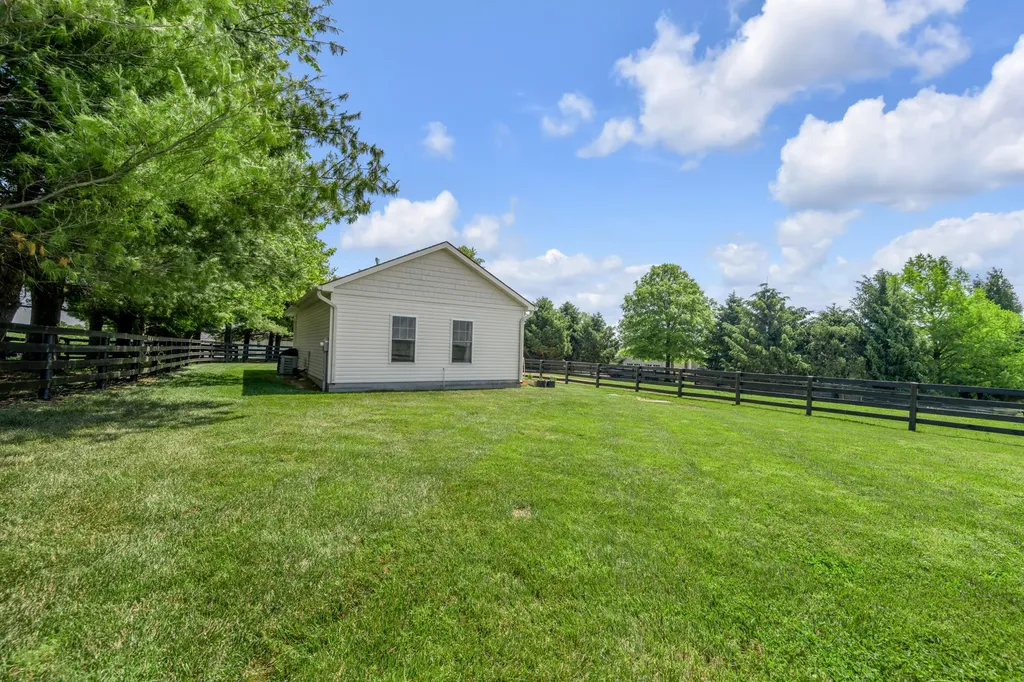 595 Moores Mill Road Midway KY 40347