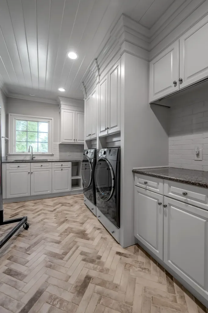 595 Moores Mill Road Midway KY 40347