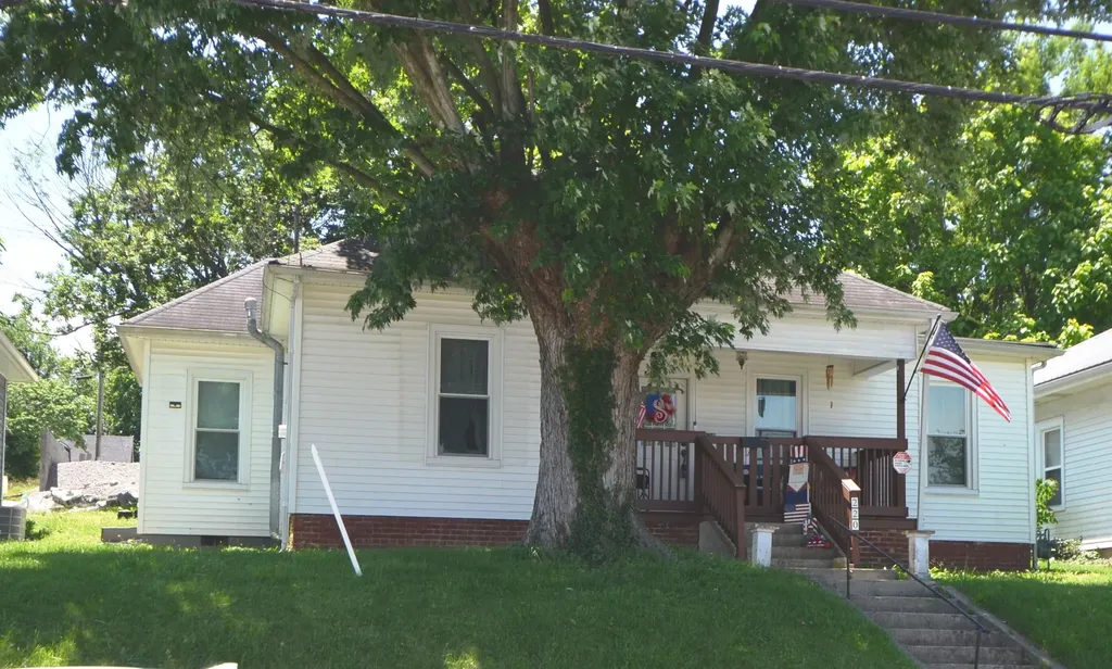 220 E Office Street Harrodsburg KY 40330