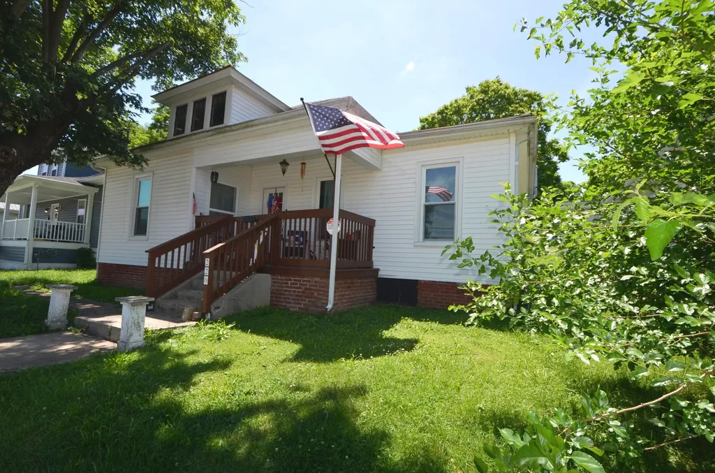 220 E Office Street Harrodsburg KY 40330