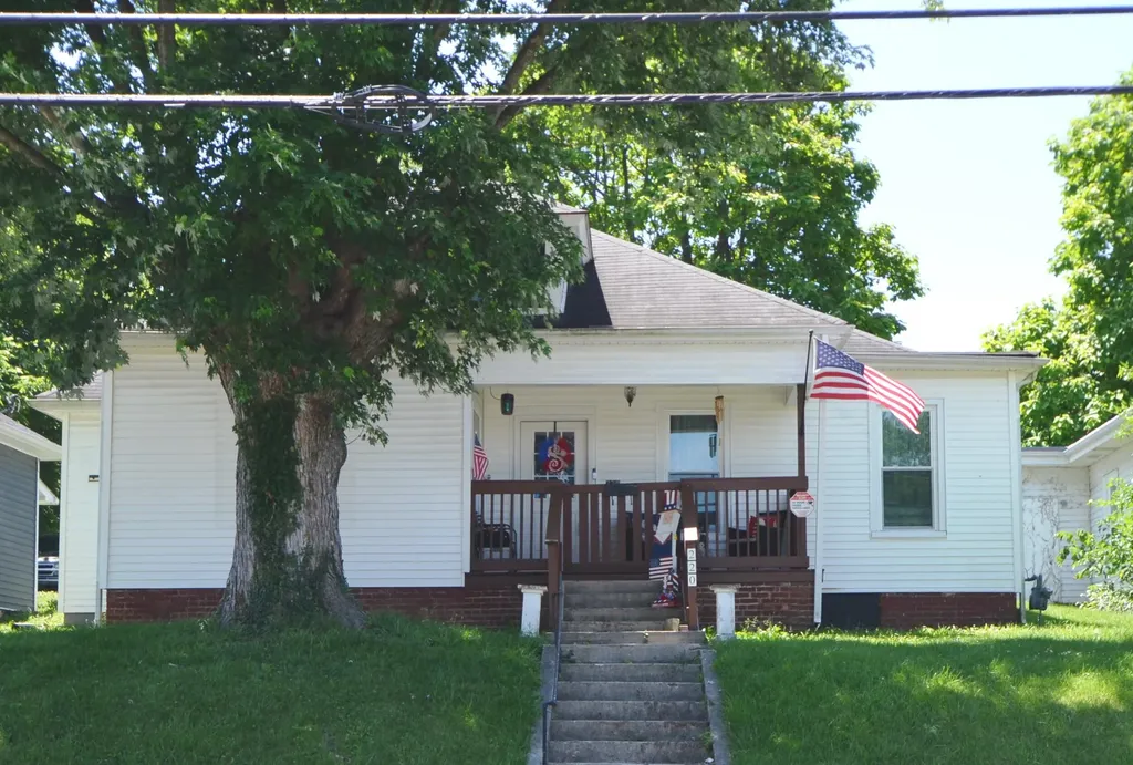 220 E Office Street Harrodsburg KY 40330