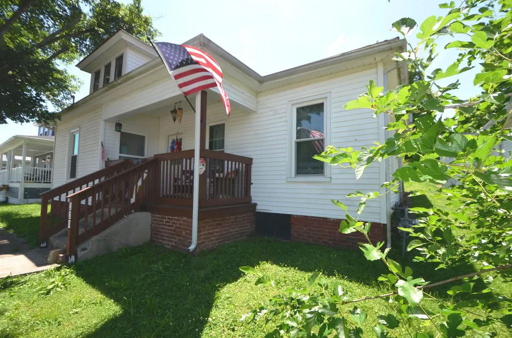 220 E Office Street Harrodsburg KY 40330