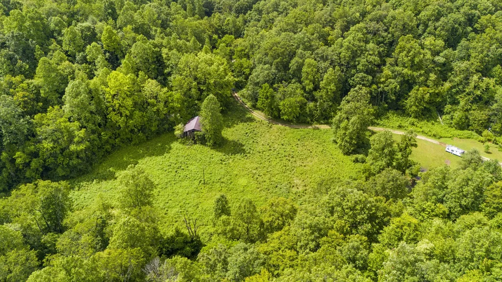 1235 Greenbrier Branch Road Campton KY 41301