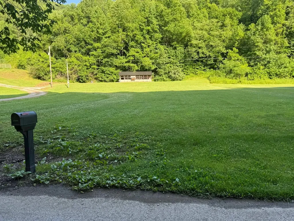 6444 Bar Creek Road Oneida KY 40972