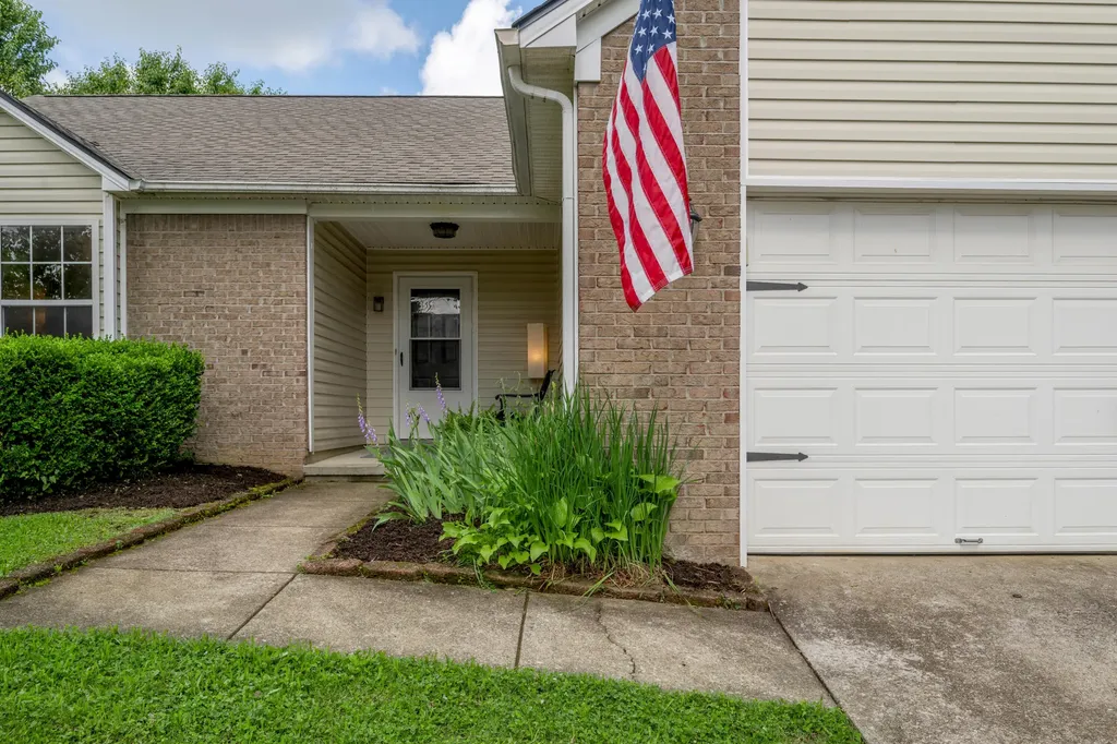 441 Lemon Drop Lane Lexington KY 40511