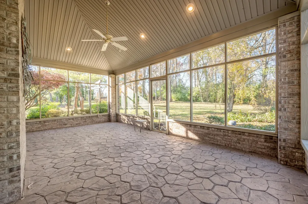 559 Gingermill Lane Lexington KY 40509