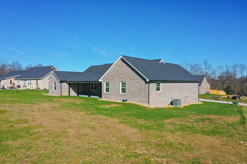 135 Jolynn Drive London KY 40744