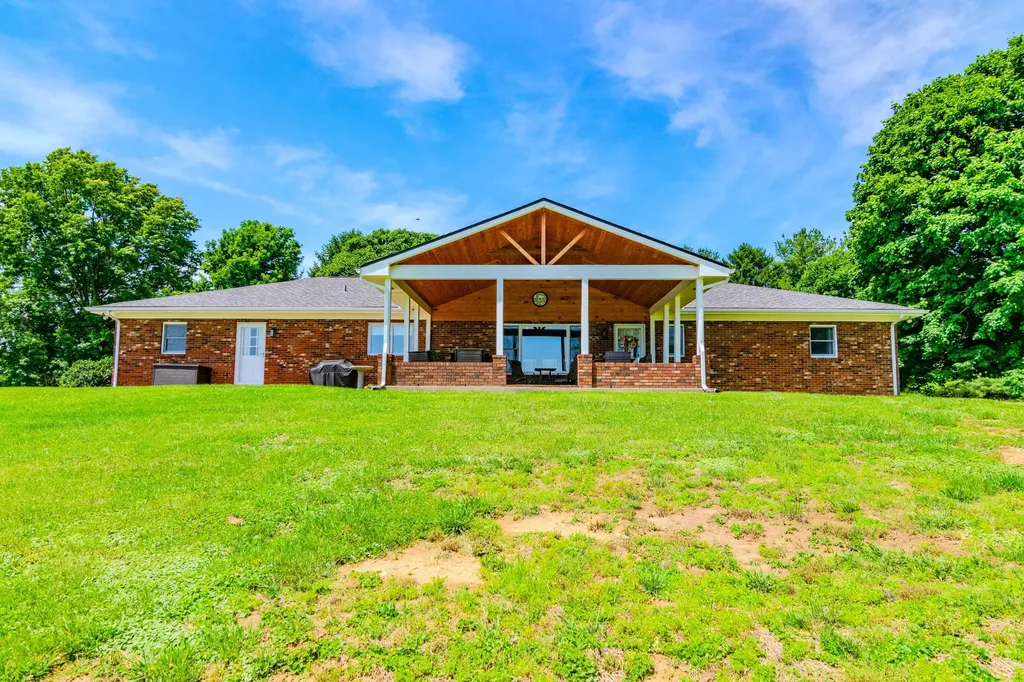 3095 Old Maysville Road Mt Sterling KY 40353