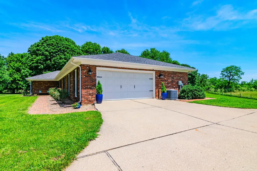 3095 Old Maysville Road Mt Sterling KY 40353