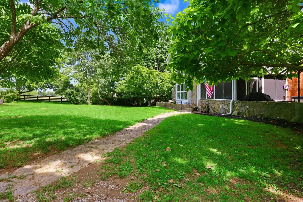 161 Leesburg Pike Georgetown KY 40324