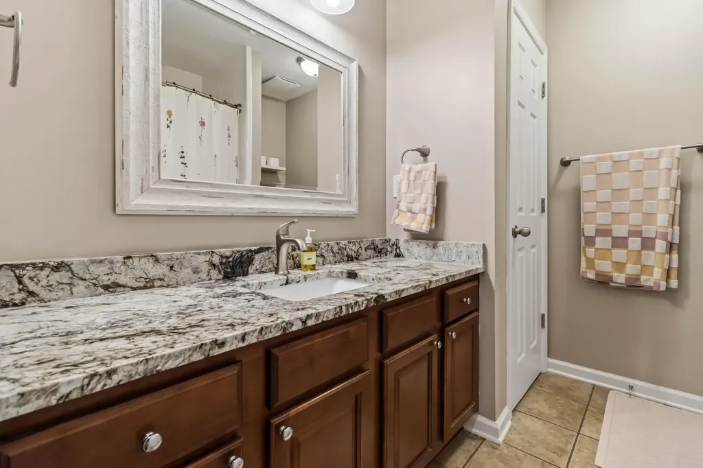 2820 Jenna Rest Lexington KY 40511