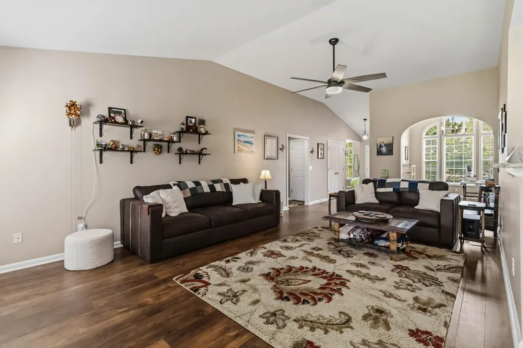 2820 Jenna Rest Lexington KY 40511