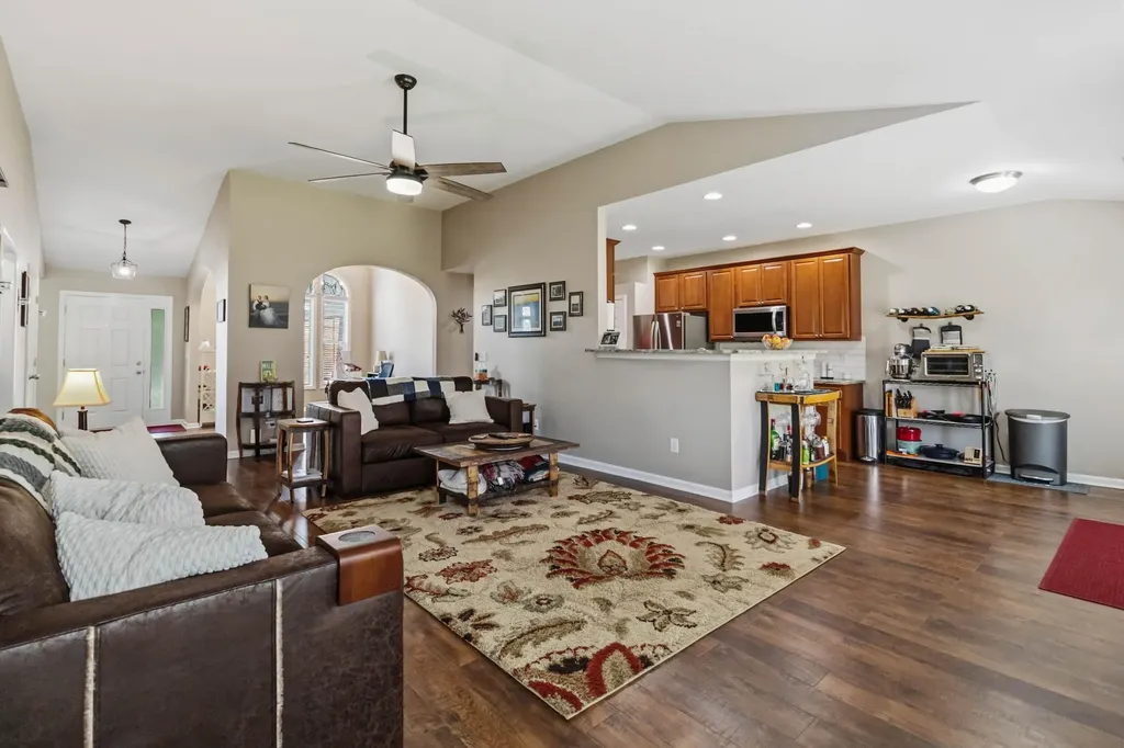 2820 Jenna Rest Lexington KY 40511