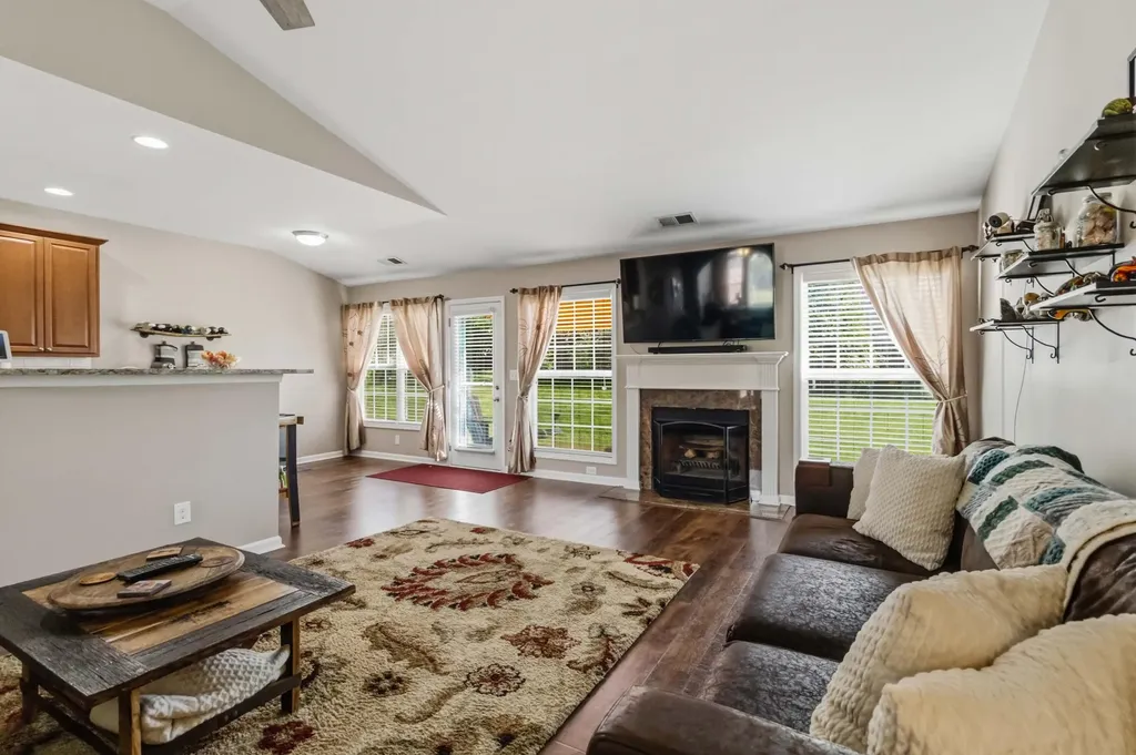 2820 Jenna Rest Lexington KY 40511