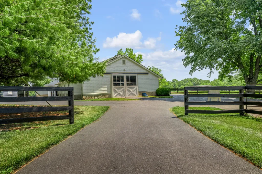 595 Moores Mill Road Midway KY 40347