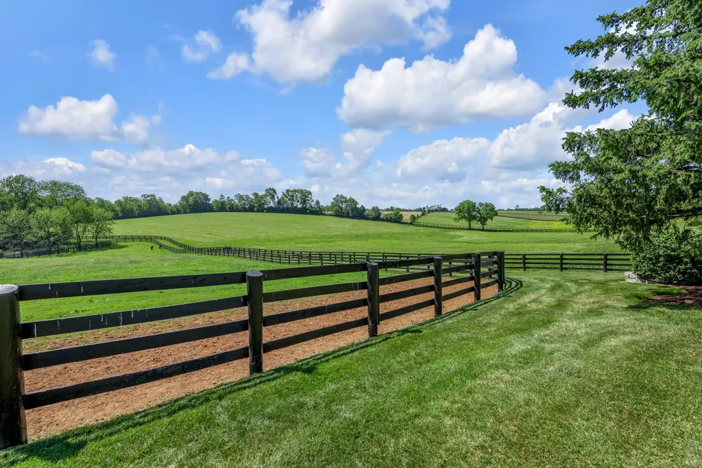 595 Moores Mill Road Midway KY 40347