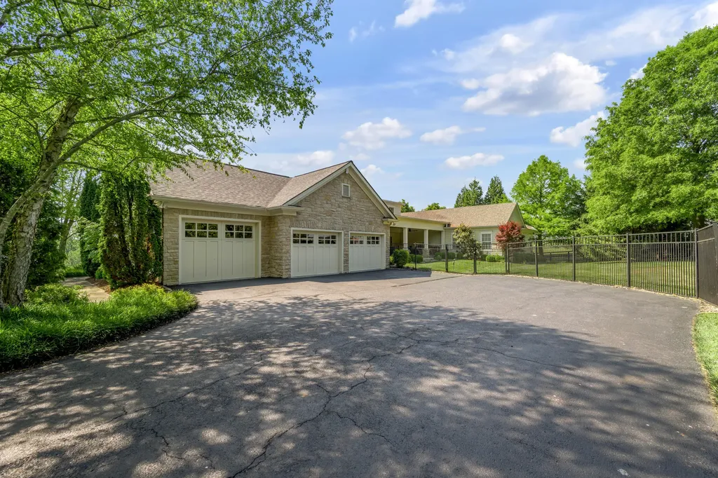 595 Moores Mill Road Midway KY 40347