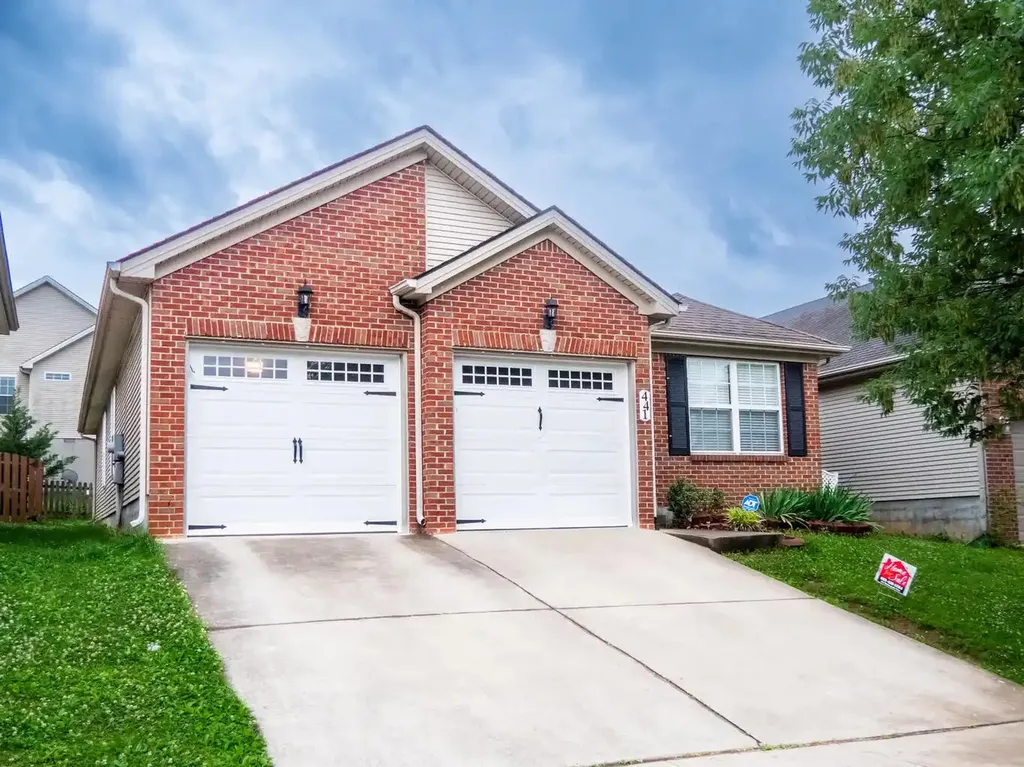 441 Mcconnells Trace Lexington KY 40511