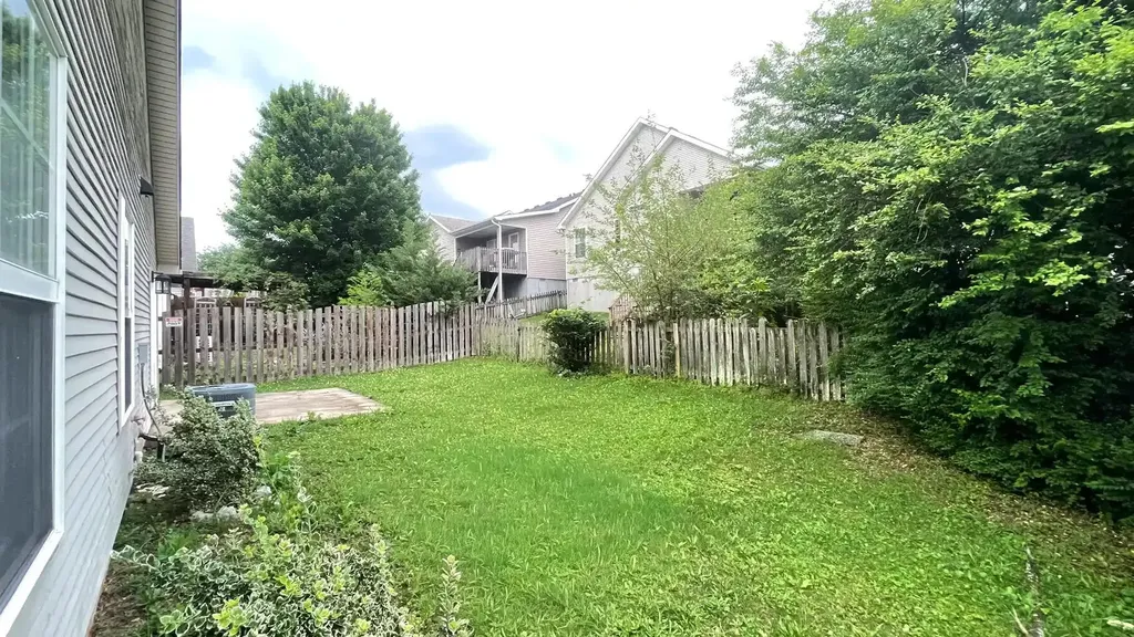 441 Mcconnells Trace Lexington KY 40511